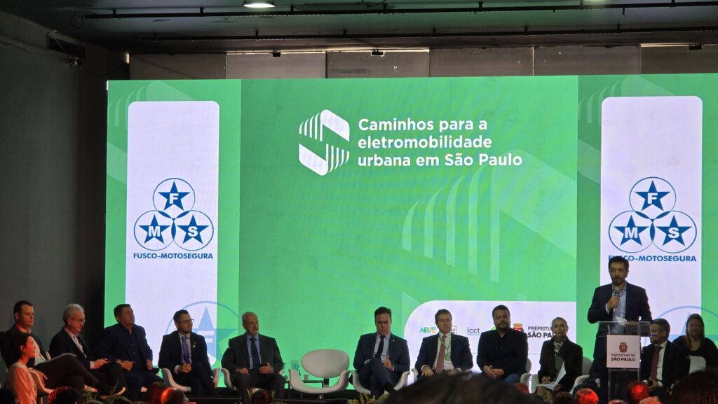 Fusco no Seminário "Caminhos para a Eletromobilidade Urbana em São Paulo